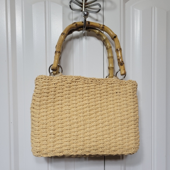 Cute woven straw handbag with bamboo handles - Picture 7 of 7